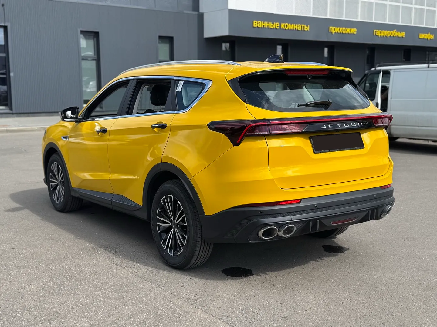 Jetour X70+ сзади-сбоку